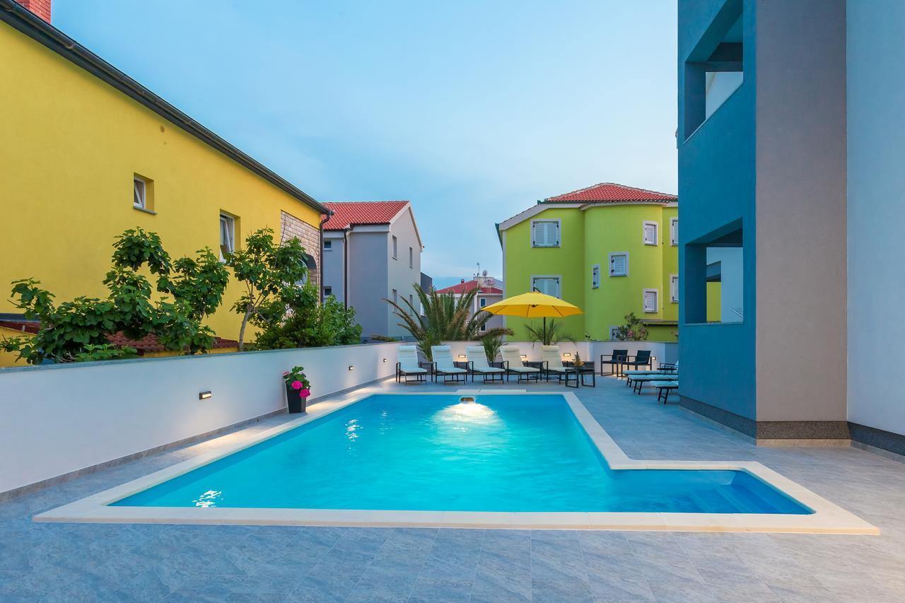 Lucky Luke Pool Apartments Novalja Exterior foto